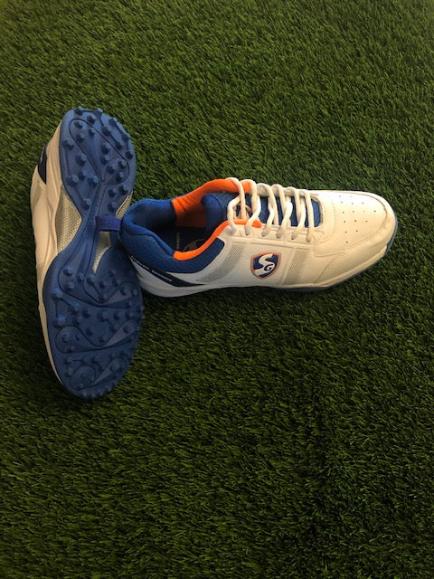 SG Club Rubber Cricket Shoes –